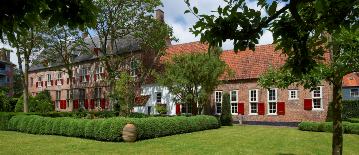 Buitenkant van het pand Mariënhof in Amersfoort.